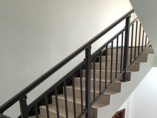 樓梯扶手特點(diǎn) 樓梯扶手特點(diǎn)