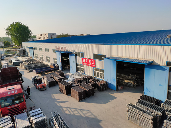 金用護(hù)欄期待著中國的經(jīng)濟(jì)復(fù)蘇，為護(hù)欄行業(yè)加油助力！