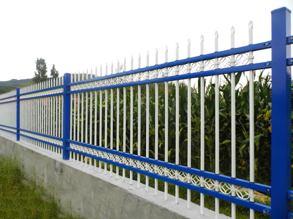 安徽鋅鋼護(hù)欄廠家聯(lián)系方式是什么? 安徽鋅鋼護(hù)欄廠家聯(lián)系方式是什么?