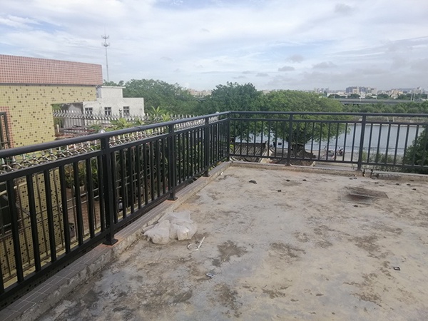 陽(yáng)臺(tái)護(hù)欄定制定做注意事項(xiàng) 陽(yáng)臺(tái)護(hù)欄定制定做注意事項(xiàng)