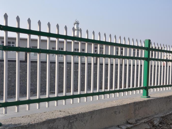 圍欄和圍墻護欄一樣嗎？看過這里你就知道了！