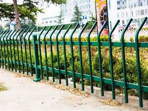 選擇鋅鋼柵欄廠家，這三點很重要！