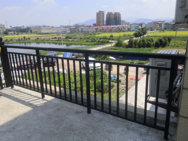 陽臺(tái)欄桿定制提前多久最合適? 陽臺(tái)欄桿定制提前多久最合適?