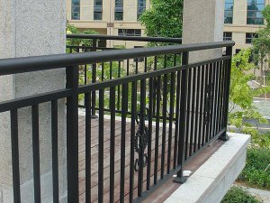 護(hù)欄廠家聯(lián)系方式怎么找？