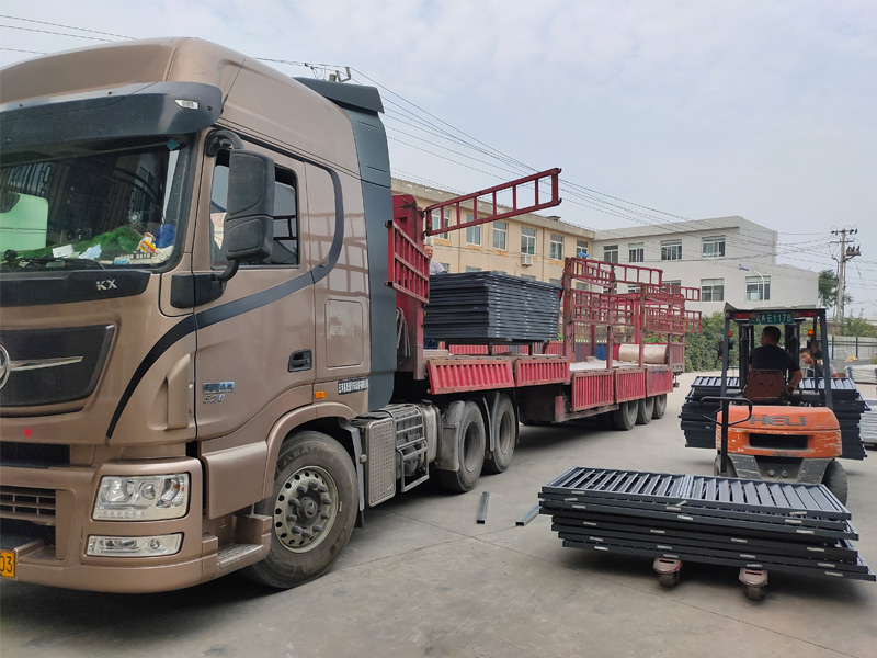 金用護欄2020年9月25日鋅鋼百葉窗發(fā)貨! 金用護欄2020年9月25日鋅鋼百葉窗發(fā)貨!