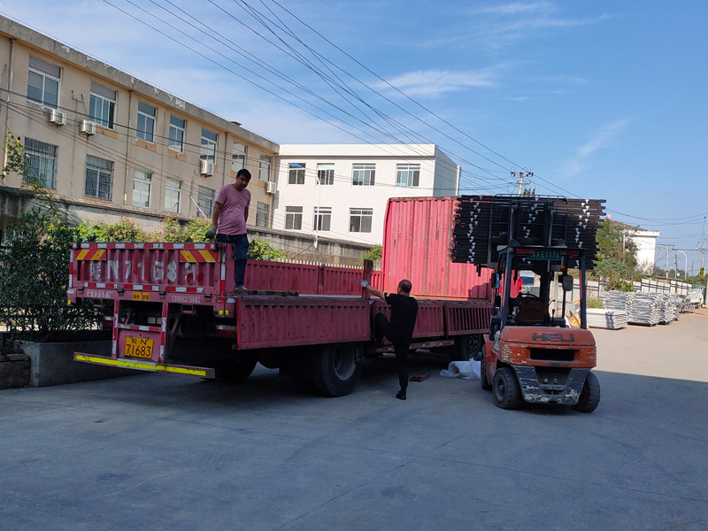 金用護(hù)欄2020年9月27日鋅鋼百葉窗發(fā)貨! 金用護(hù)欄2020年9月27日鋅鋼百葉窗發(fā)貨!