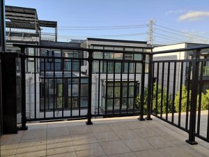 鋅鋼陽(yáng)臺(tái)護(hù)欄款式