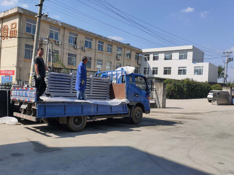 金用護欄2020年10月10日鋅鋼陽臺護欄發(fā)貨！