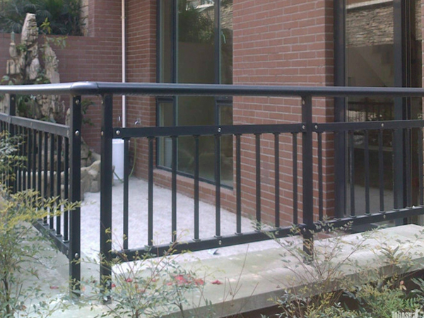 護欄維護保養(yǎng)方法與技巧 護欄維護保養(yǎng)方法與技巧