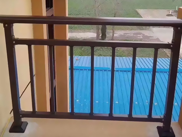 陽(yáng)臺(tái)護(hù)欄定制指南 陽(yáng)臺(tái)護(hù)欄定制指南