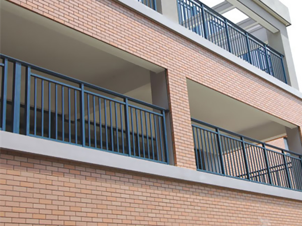 鋅鋼護(hù)欄高度國家標(biāo)準(zhǔn)規(guī)范要求 鋅鋼護(hù)欄高度國家標(biāo)準(zhǔn)規(guī)范要求