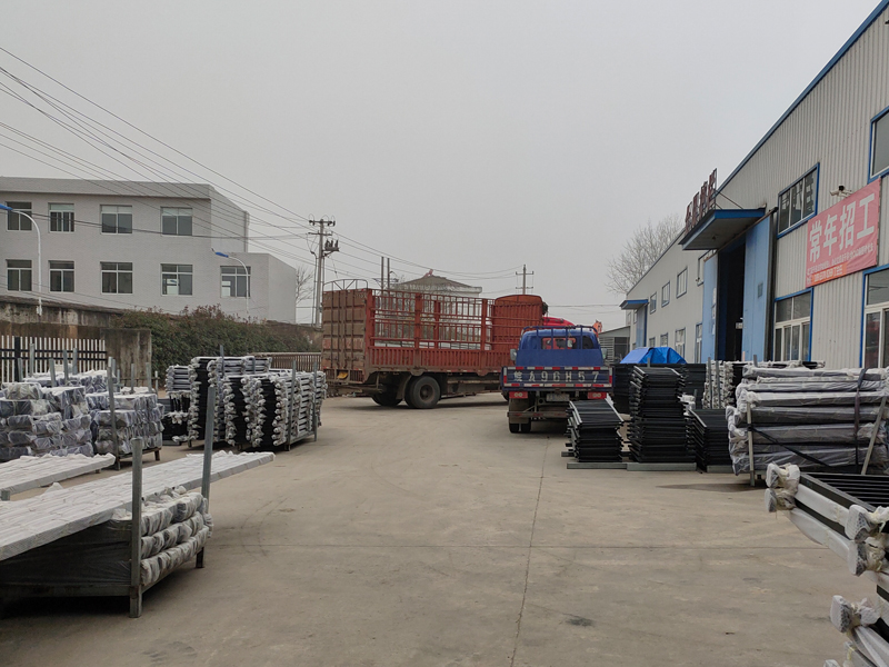 金用護(hù)欄2021年1月25日鋅鋼陽臺(tái)護(hù)欄發(fā)貨! 金用護(hù)欄2021年1月25日鋅鋼陽臺(tái)護(hù)欄發(fā)貨!