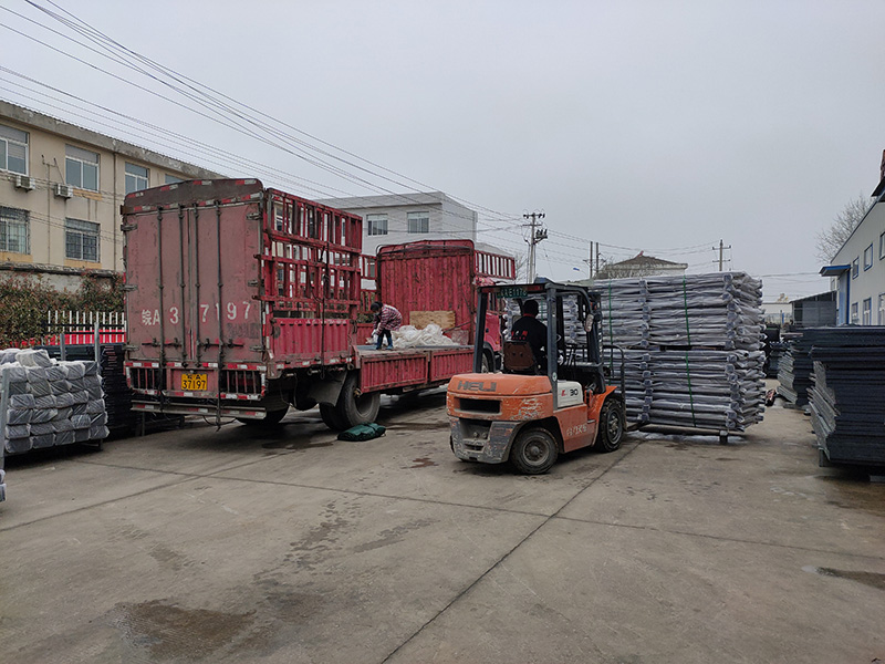 金用護(hù)欄2021年3月9日鋅鋼陽(yáng)臺(tái)護(hù)欄發(fā)貨！