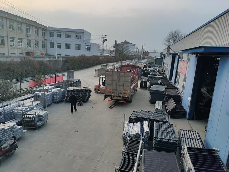 金用護欄2021年3月13日百葉窗發貨！