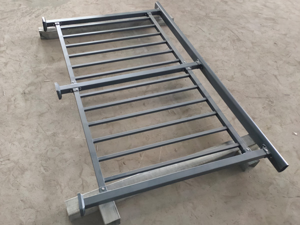 定做陽臺護(hù)欄,這三條必須要了解! 定做陽臺護(hù)欄,這三條必須要了解!