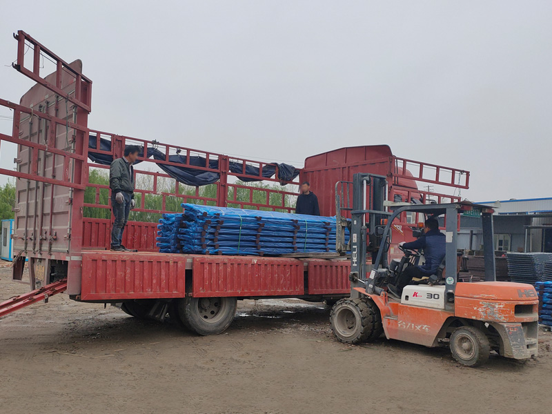 金用護欄2021年3月31日鋅鋼連廊欄桿發貨！