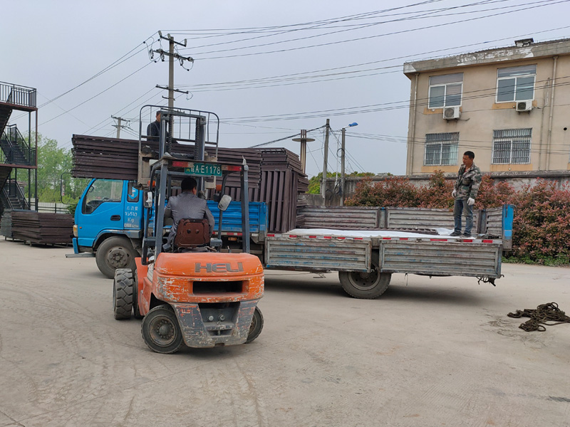 金用護欄2021年4月14日鋁合金百葉窗發貨！