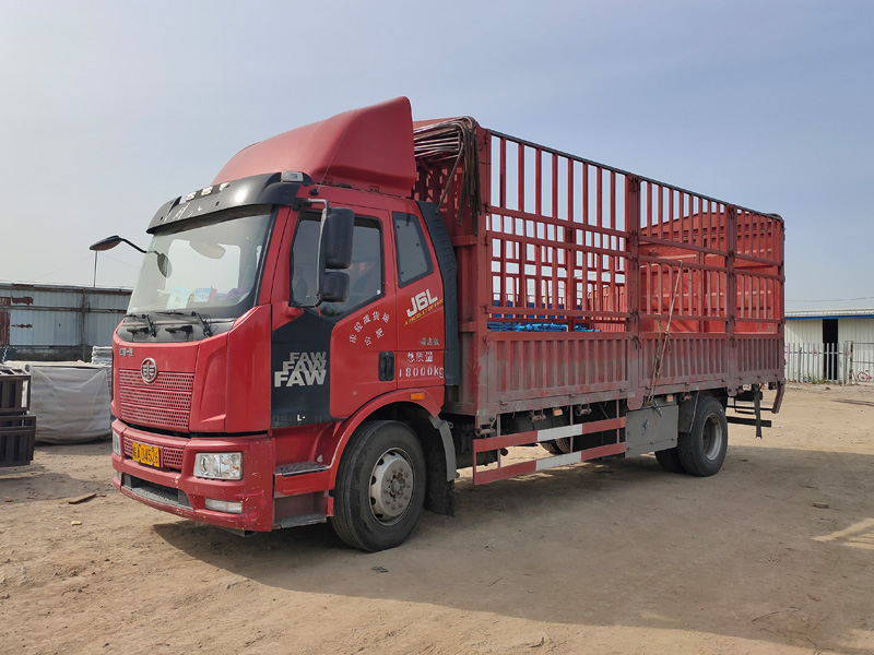 金用護欄2021年4月17日鋅鋼百葉窗發貨！