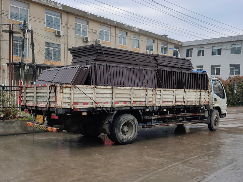 金用護(hù)欄2021年4月21日鋁合金百葉窗發(fā)貨！