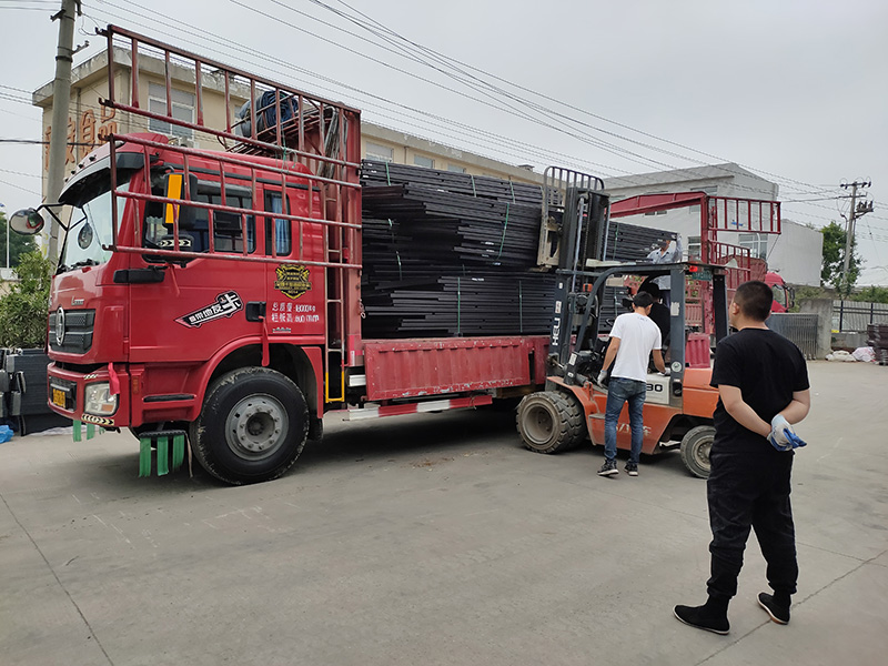 金用護欄2021年5月11日鋅鋼百葉窗發貨！