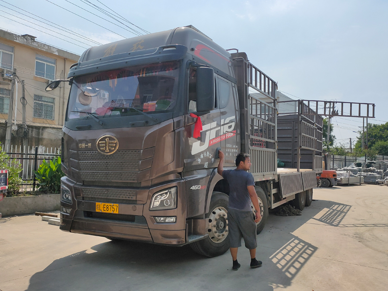 金用護(hù)欄2021年5月31日防雨百葉窗發(fā)貨! 金用護(hù)欄2021年5月31日防雨百葉窗發(fā)貨!