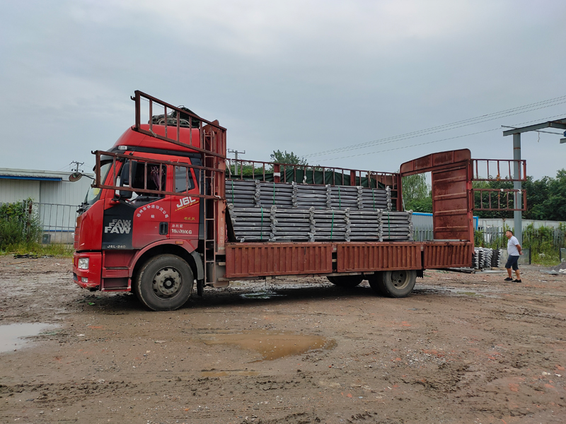 金用護欄2021年8月12日鋅鋼陽臺護欄發(fā)貨！