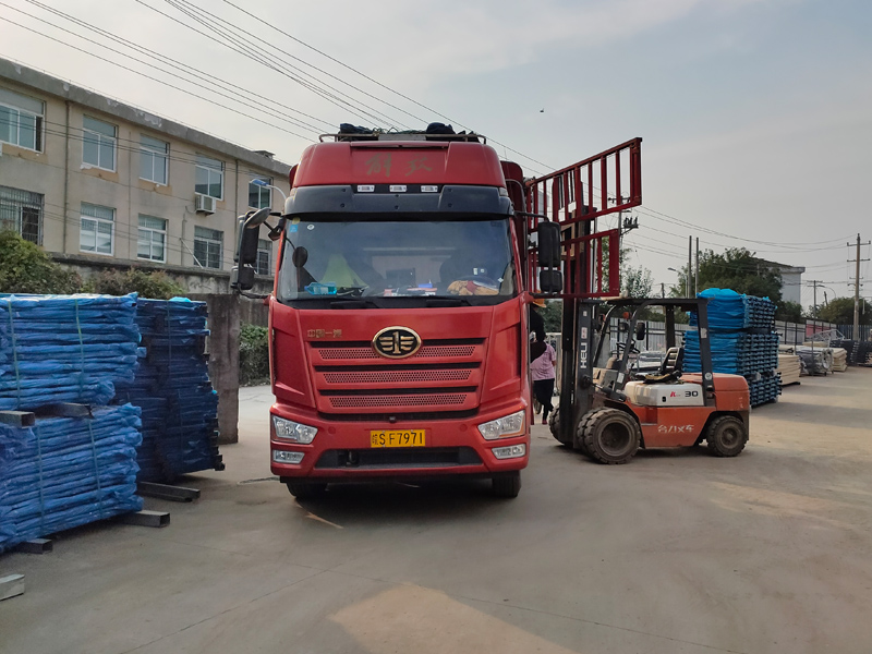 金用護欄2021年10月26日鋅鋼連廊護欄發貨! 金用護欄2021年10月26日鋅鋼連廊護欄發貨!