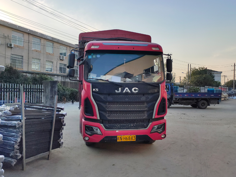 金用護欄2021年11月17日鋅鋼百葉窗發(fā)貨！