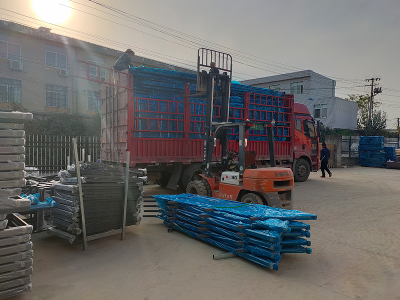 金用護(hù)欄2021年11月20日鋅鋼樓梯扶手發(fā)貨！