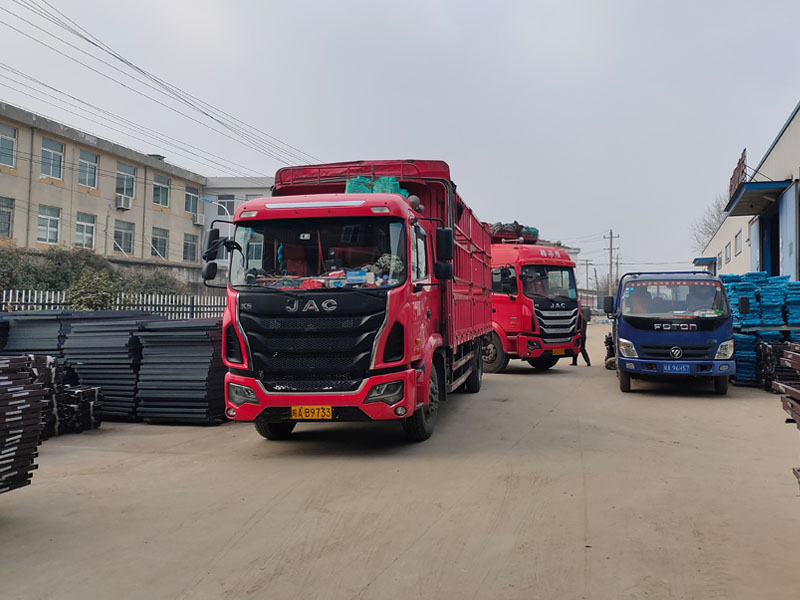  金用護(hù)欄2022年2月24日鋅鋼陽臺欄桿裝車發(fā)貨！