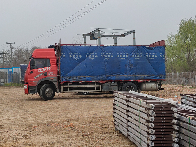 金用護(hù)欄2022年3月14日鋅鋼連廊欄桿裝車發(fā)貨! 金用護(hù)欄2022年3月14日鋅鋼連廊欄桿裝車發(fā)貨!