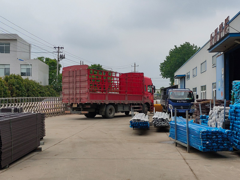 金用護欄2022年5月18日鋅鋼百葉窗裝車發貨！