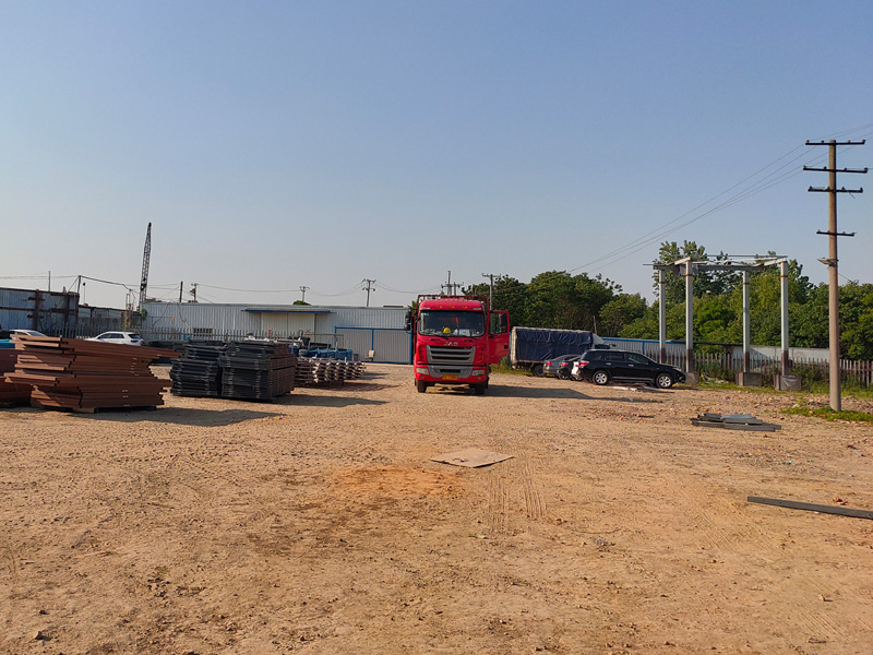 金用護(hù)欄2022年5月25日鋅鋼百葉窗裝車發(fā)貨！