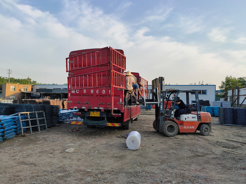 金用護(hù)欄2022年6月7日鋅鋼護(hù)窗欄桿裝車發(fā)貨! 金用護(hù)欄2022年6月7日鋅鋼護(hù)窗欄桿裝車發(fā)貨!