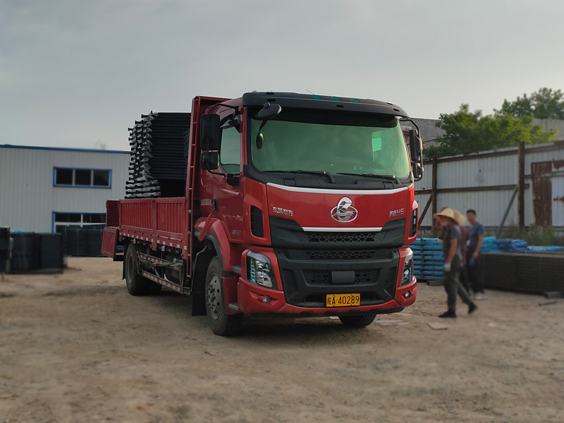 金用護欄2022年6月15日鋅鋼護窗欄桿裝車發(fā)貨！