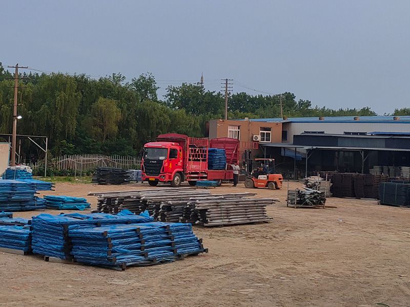 金用護欄2022年6月25日鋅鋼陽臺護欄裝車發貨！