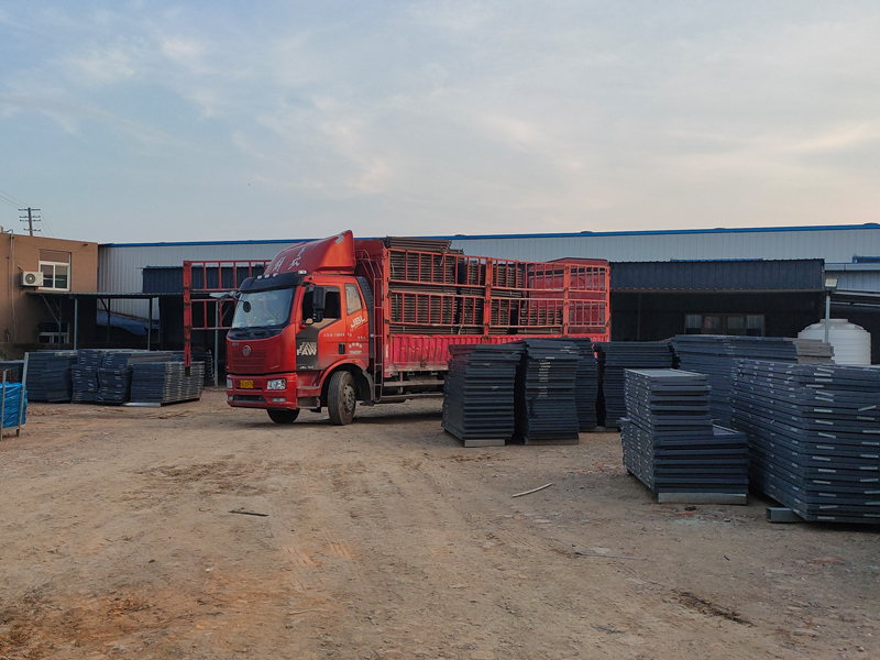 金用護欄2022年7月27日鋅鋼飄窗欄桿裝車發貨！