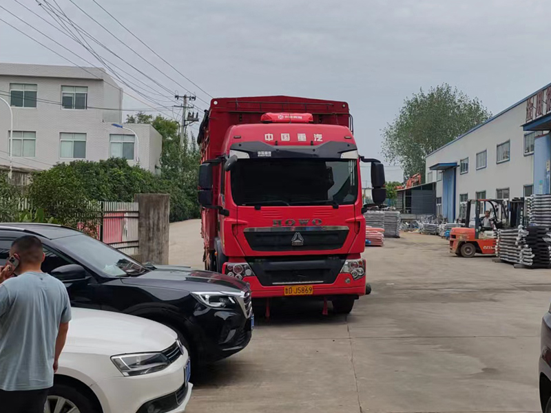 金用護欄2022年8月29日鋅鋼空調護欄裝車發貨! 金用護欄2022年8月29日鋅鋼空調護欄裝車發貨!