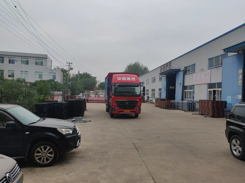 金用護(hù)欄2022年9月2日鋅鋼護(hù)窗欄桿裝車發(fā)貨！