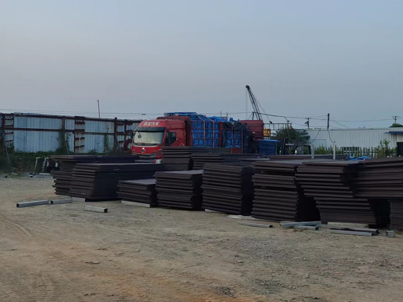 金用護(hù)欄2022年9月30日鋅鋼陽臺護(hù)欄裝車發(fā)貨！