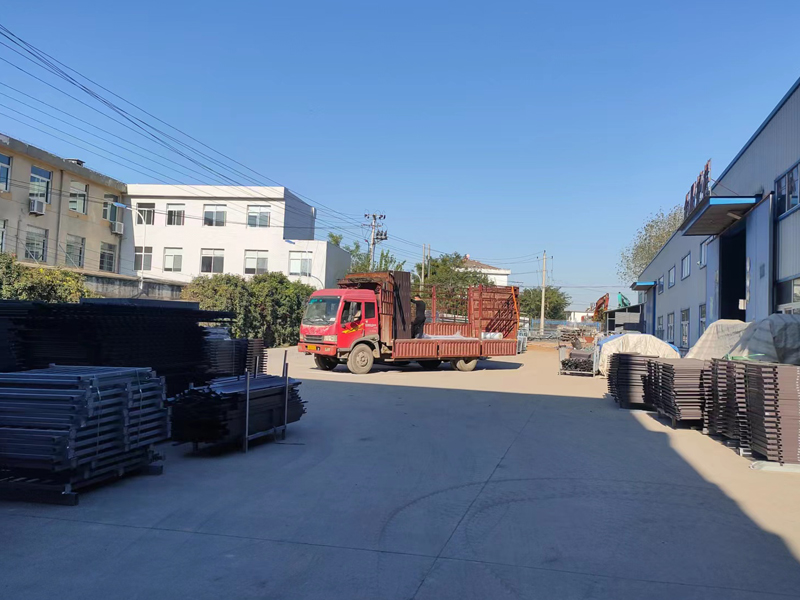 金用護欄2022年10月21日鋁合金百葉窗裝車發貨！