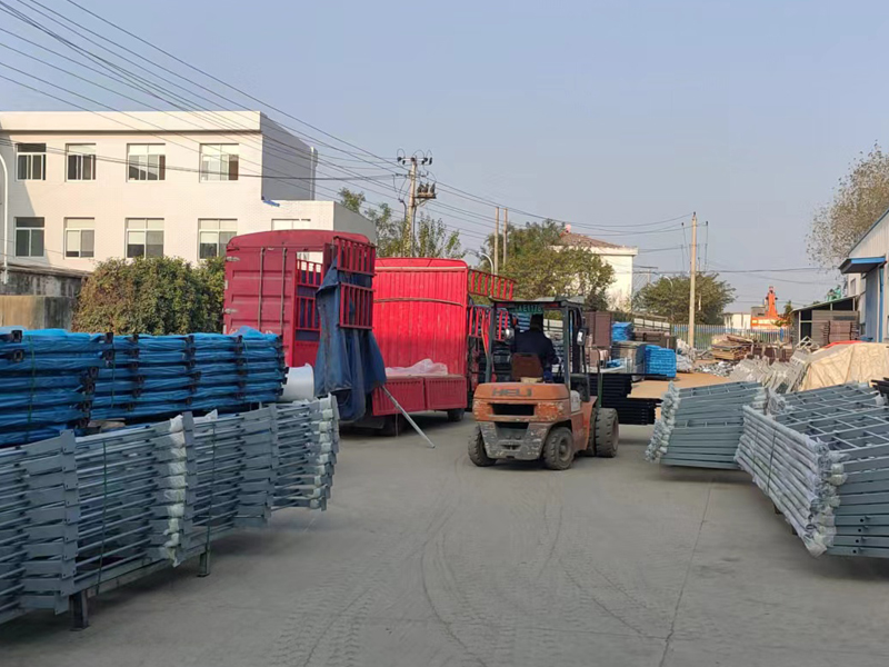 金用護欄2022年11月14日鋅鋼護窗欄桿裝車發貨！