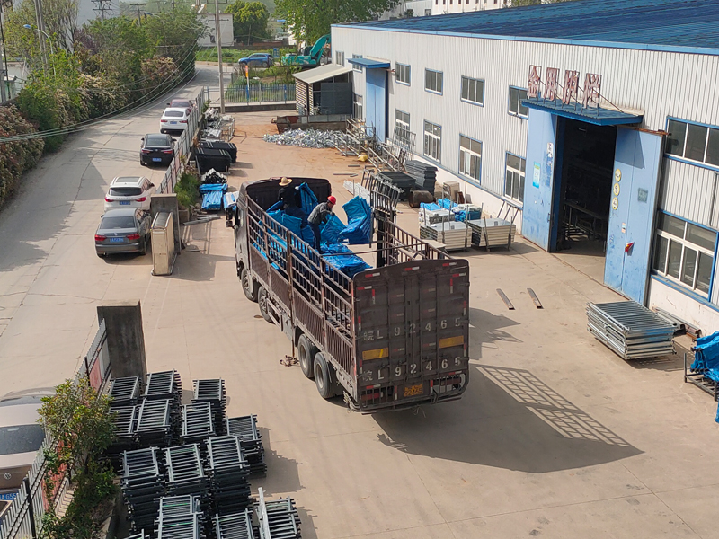 金用護欄2023年4月15日鋅鋼護窗欄桿裝車發貨! 金用護欄2023年4月15日鋅鋼護窗欄桿裝車發貨!