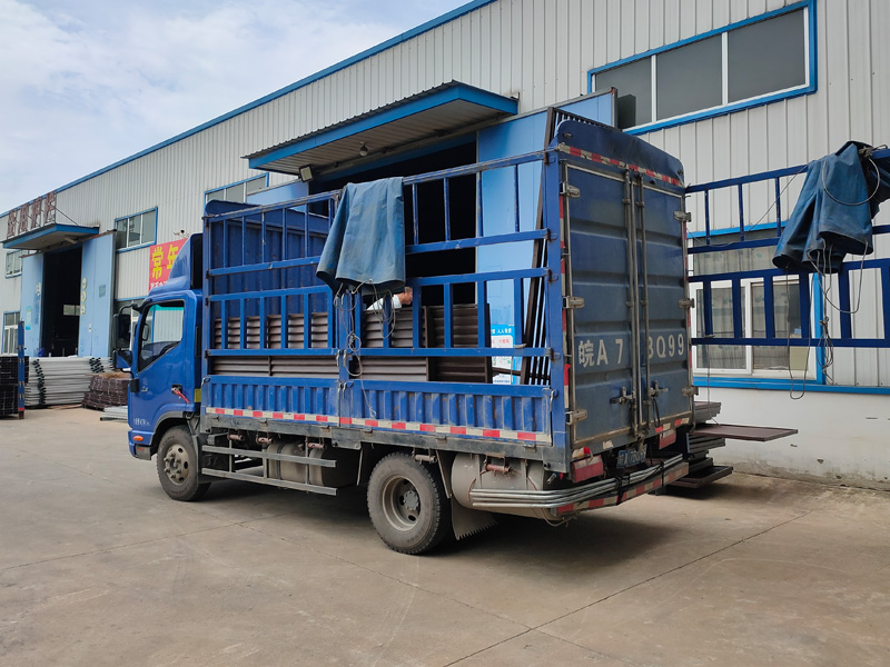 2023年5月27日鋅鋼百葉窗裝車發貨！