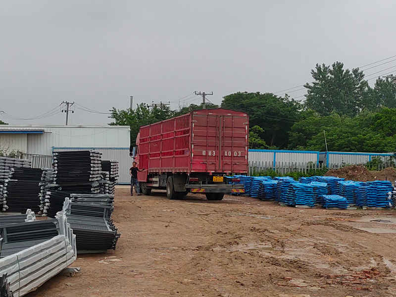 2023年5月30日鋅鋼護窗欄桿裝車發貨! 2023年5月30日鋅鋼護窗欄桿裝車發貨!