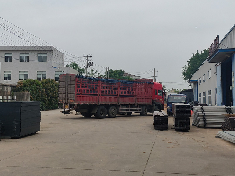 2023年6月1日鋅鋼飄窗護欄裝車發(fā)貨! 2023年6月1日鋅鋼飄窗護欄裝車發(fā)貨!