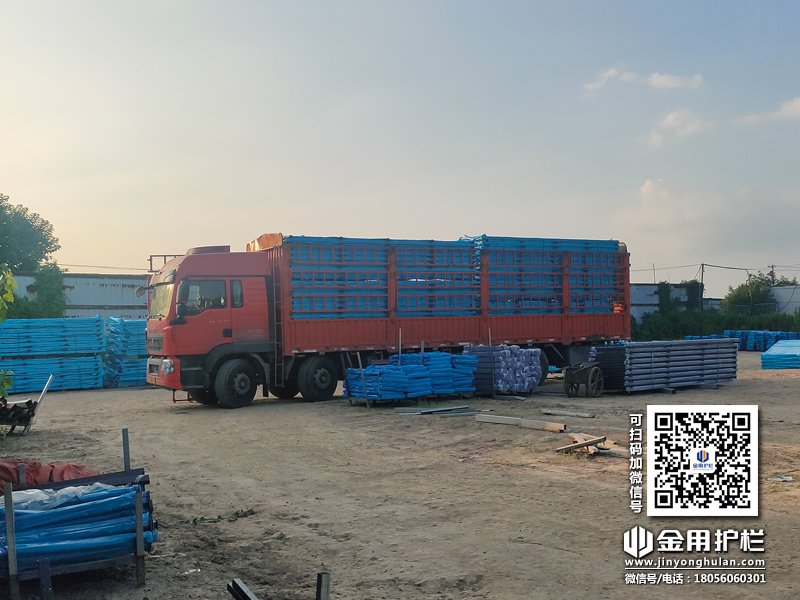 2023年8月12日鋅鋼陽臺(tái)護(hù)欄裝車發(fā)貨! 2023年8月12日鋅鋼陽臺(tái)護(hù)欄裝車發(fā)貨!