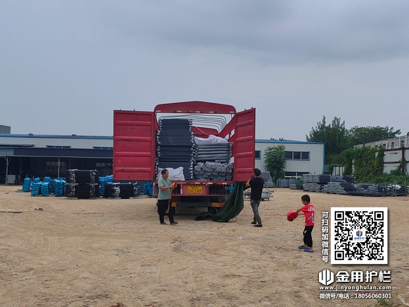 2023年8月23日鋅鋼陽(yáng)臺(tái)欄桿裝車(chē)發(fā)貨! 2023年8月23日鋅鋼陽(yáng)臺(tái)欄桿裝車(chē)發(fā)貨!