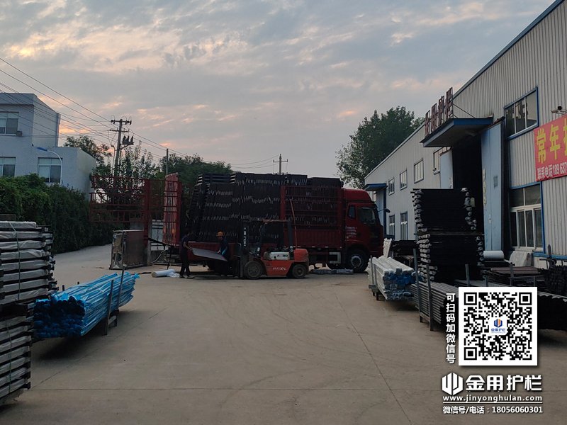 2023年9月2日鋅鋼百葉窗裝車發貨！