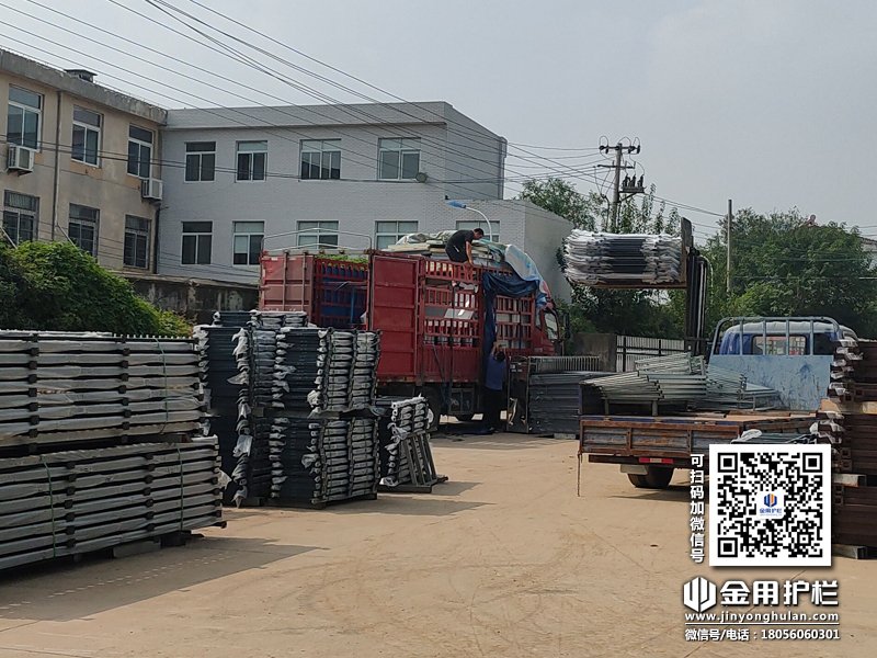 2023年9月28日鋅鋼圍墻護欄裝車發貨！